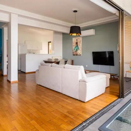 Βright Walled Designed Apt In Glyfada Center Athen Eksteriør bilde
