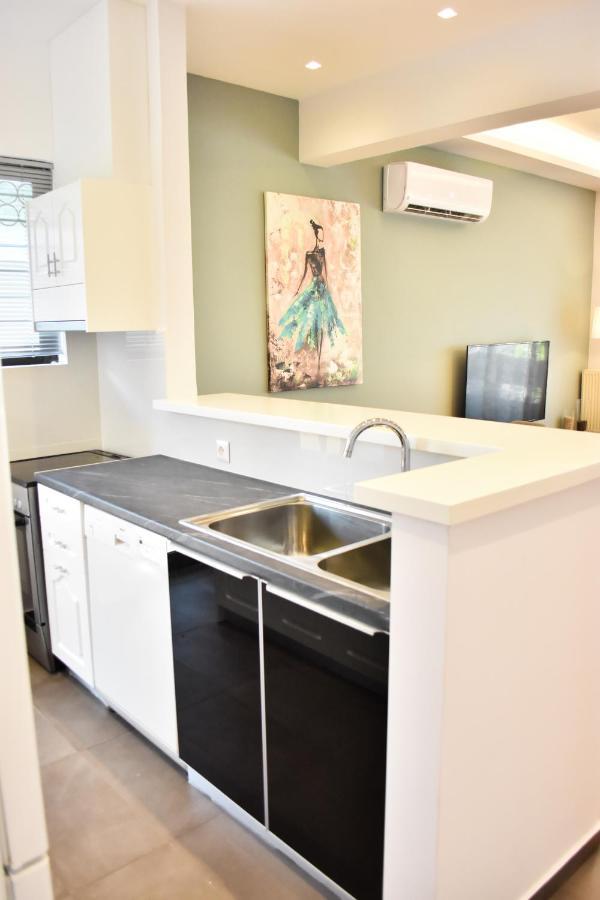 Βright Walled Designed Apt In Glyfada Center Athen Eksteriør bilde