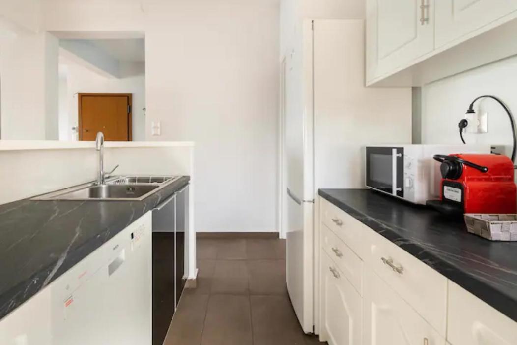 Βright Walled Designed Apt In Glyfada Center Athen Eksteriør bilde