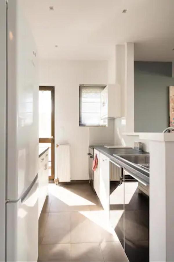 Βright Walled Designed Apt In Glyfada Center Athen Eksteriør bilde